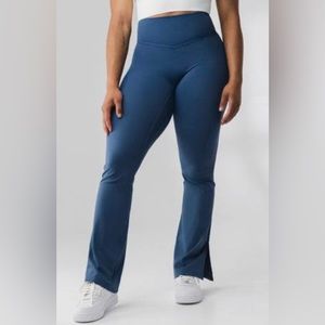Vitality Cloud Flare Pant in Navy NWT